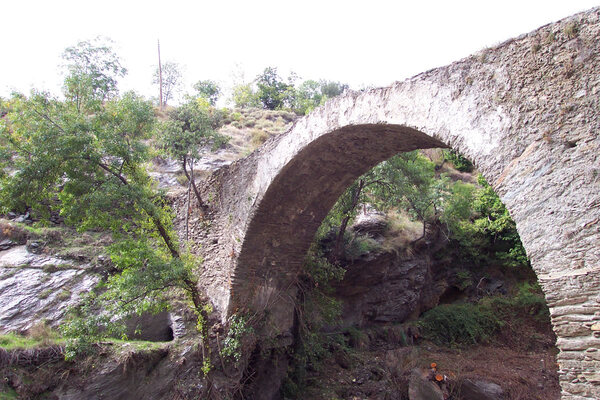 Römische Brücke (Puente Romano) von Mecina Bombarón